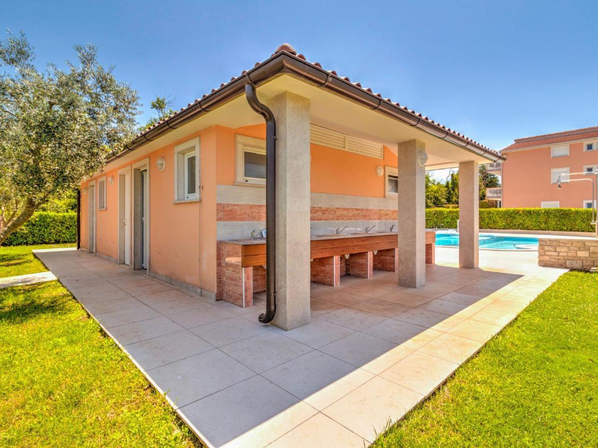Ferienhaus Alluring Mobile In With Swimming Pool Banjole